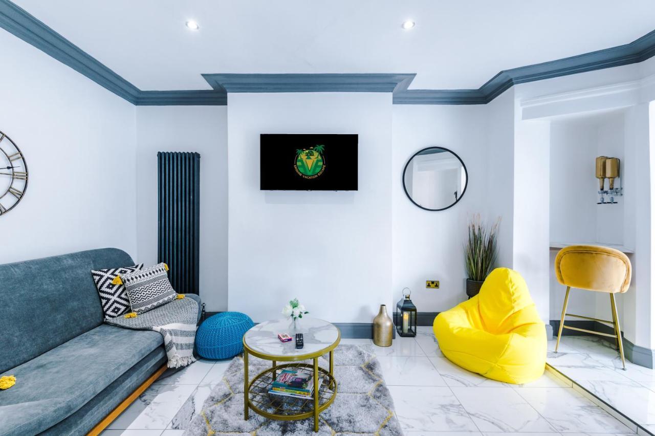 Only Family Groups - Pets For Free - Sleeps 8 - Sofabed * Блэкпул