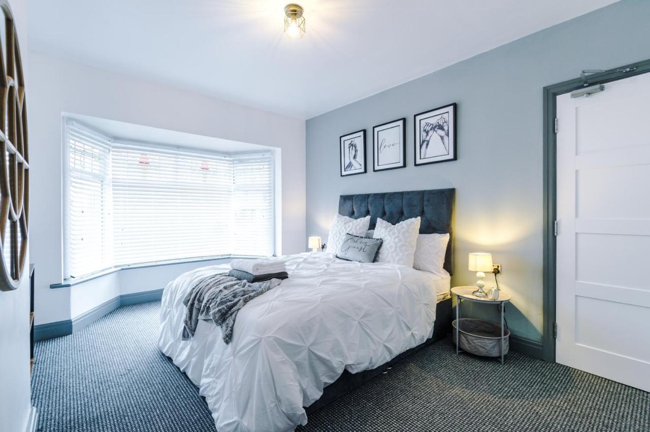 Only Family Groups - Pets For Free - Sleeps 8 - Sofabed * Блэкпул