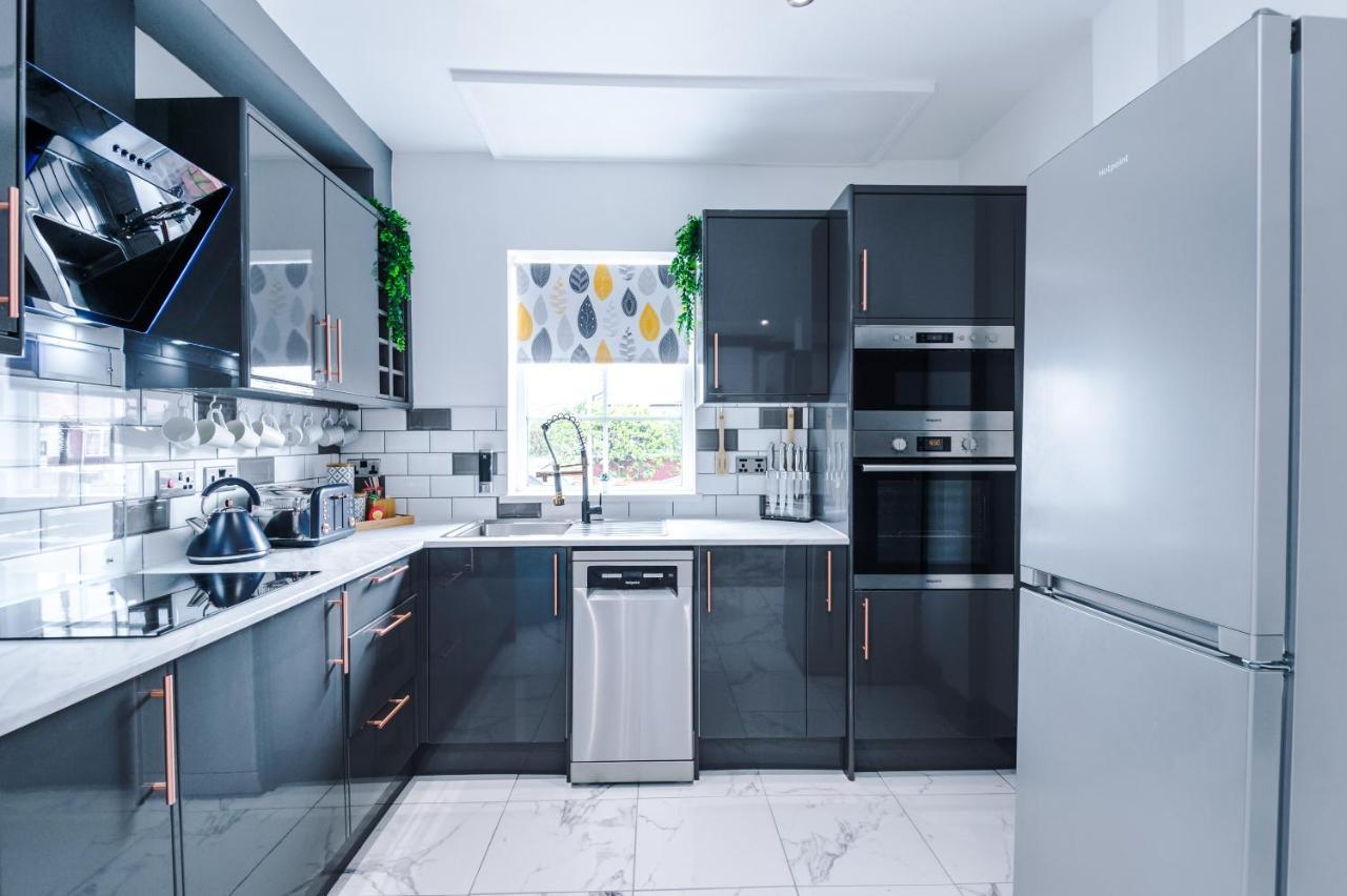 Only Family Groups - Pets For Free - Sleeps 8 - Sofabed Блэкпул